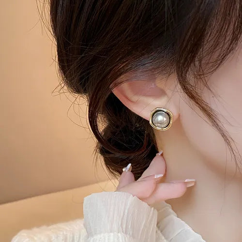 Chic Black Pearl Drop Earrings