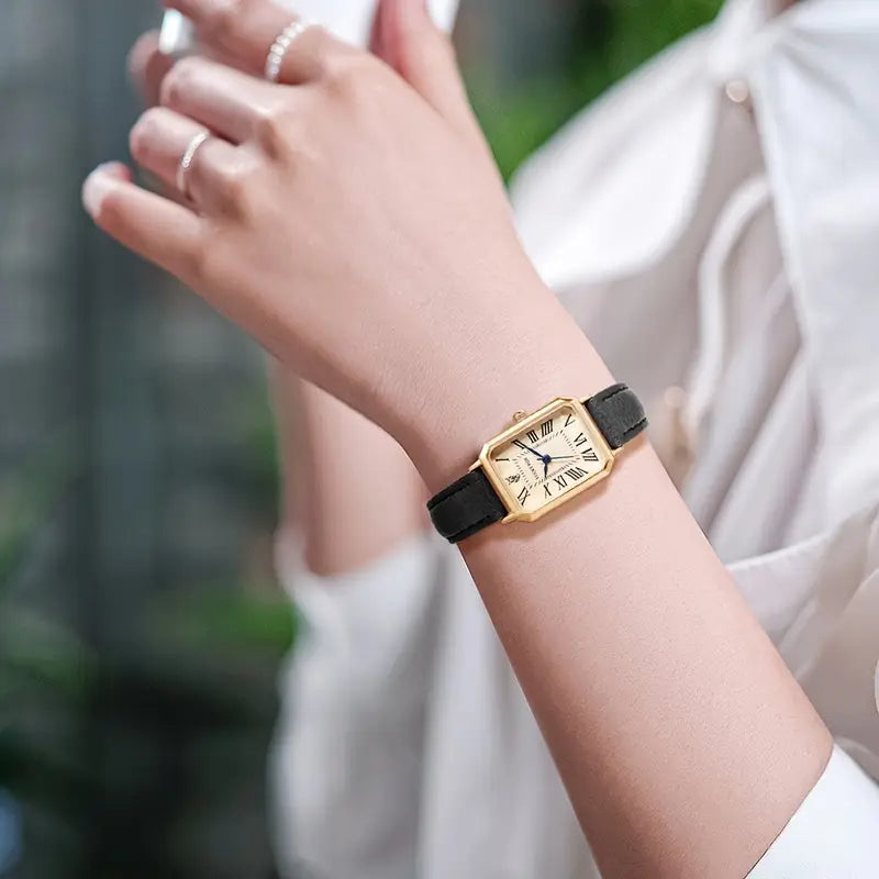 SILVARRA CREST GOLD WATCH