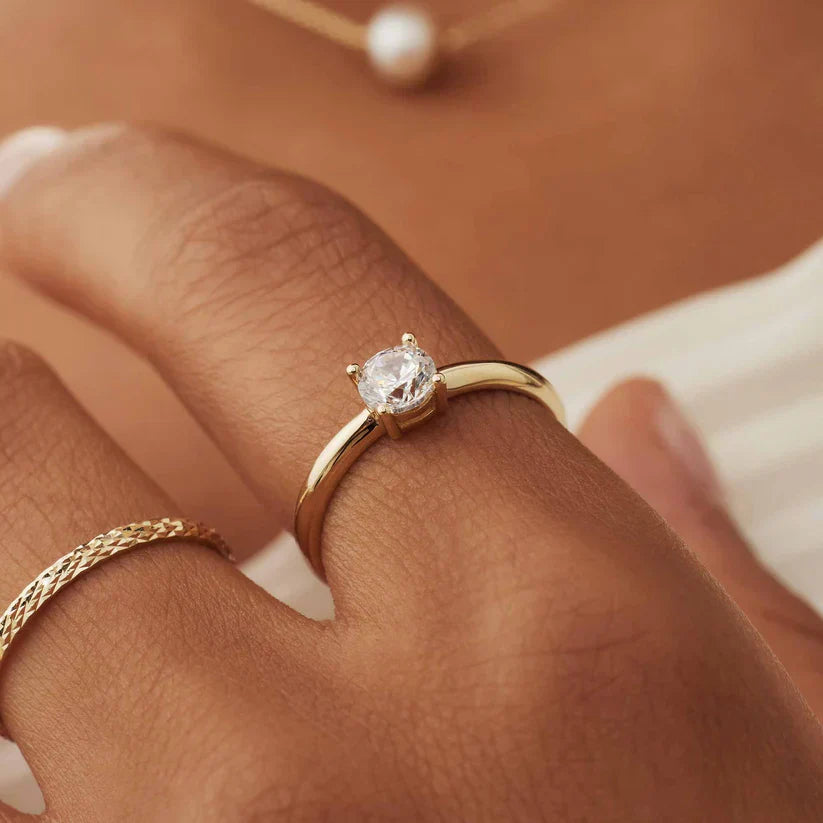 Gold Mira Castelle Ring