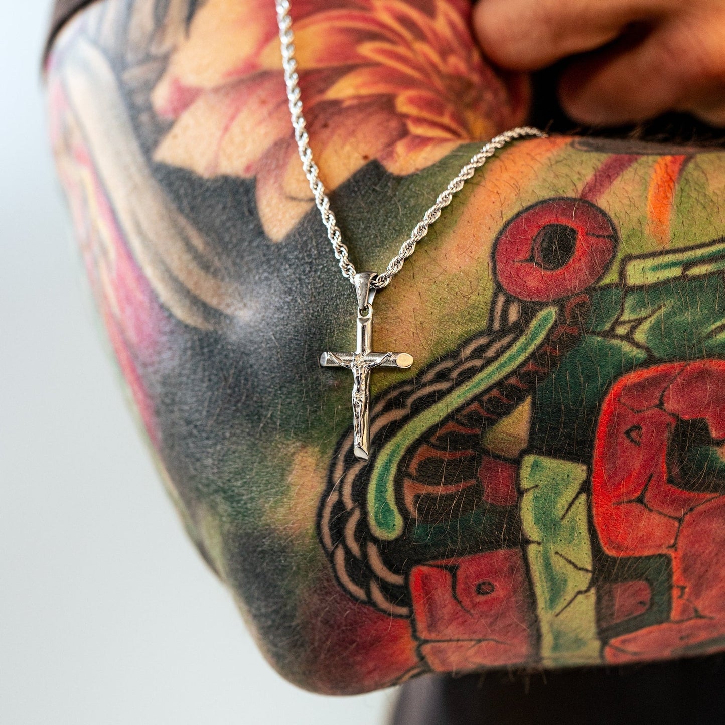 Salvator Men's Cross Pendant Chain
